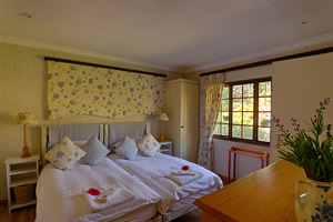 Lambourns self catering cottage rooms