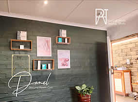 Body piercing studio in Malalane