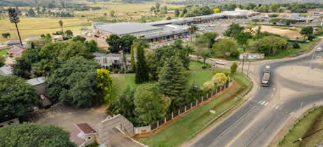 lodge accommodation, fully equipped self-catering units and a caravan park Piet Retief, Mpumalanga